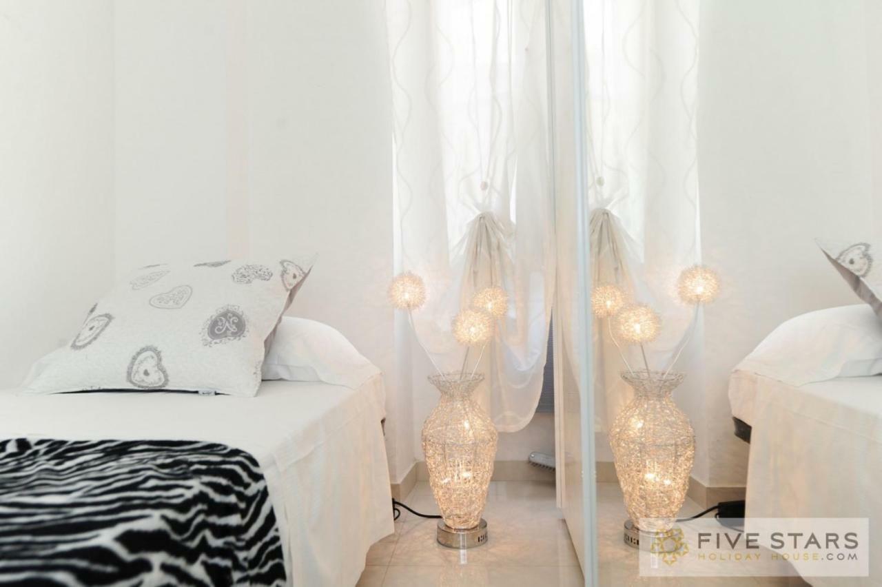 Mini Suite Bijou - Five Stars Holiday House นีซ ภายนอก รูปภาพ
